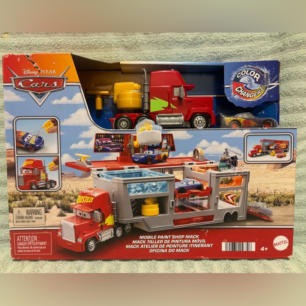 Cars Color Changers Mobile Paint Shop Mack Playset - Red and Blue NIB